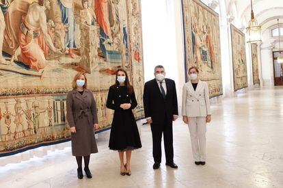 La reina ha inaugurado en el Palacio Real la exposición Rafael en Palacio. Tapices para Felipe II. Se trata de una muestra de nueve tapices similares a los que acompañaron los frescos de Miguel Ángel en la Capilla Sixtina.