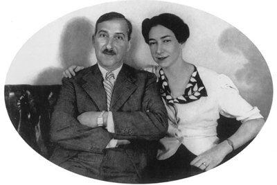 Stefan Zweig, junto a su segunda esposa, Lotte.