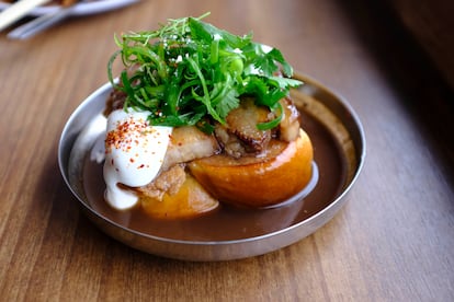 Brioche toast with bacon cooked in Chinese brine, by chef Sergio García.