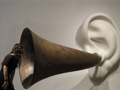La obra de John Baldessari 'Beethoven's Trumpet', parte de la exposición 'Arte Sonoro', comisariada por Arnau Horta en la Fundación Miró en 2019.