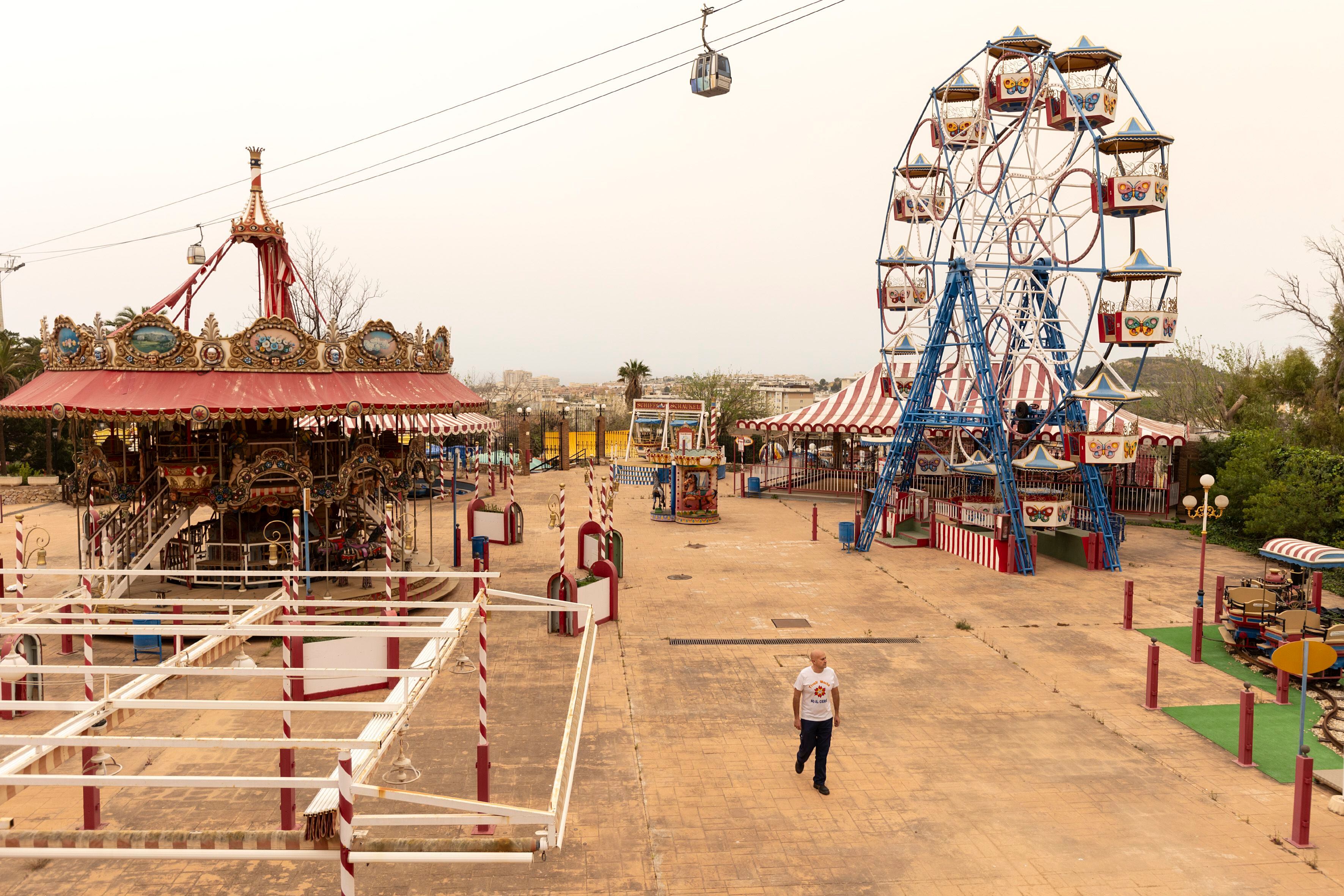 Tívoli, el parque de atracciones abandonado en Benalmádena que mantienen vivo sus exoperarios