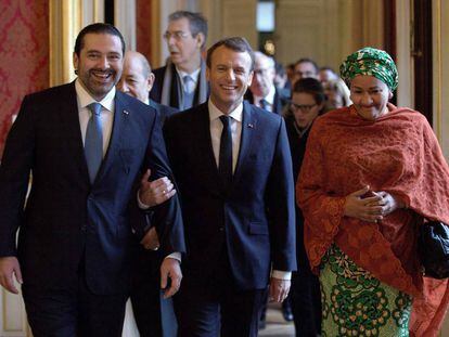 El primer ministro liban&eacute;s, Saad Hariri, el presidente franc&eacute;s, Emmanuel Macron y la vicesecretaria general de la ONU, Amina Mohammed, en Par&iacute;s