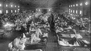 Hospital de emergencia para la gripe de 1918 en Kansas (EE UU).