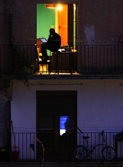 El pensamiento poético "difiere de cualquiera otra modalidad de pensamiento", afirma Antonio Gamoneda, premio Cervantes 2006.