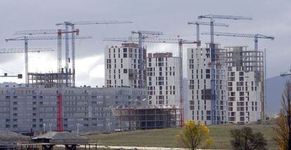 Varios edificios de viviendas en construcción
