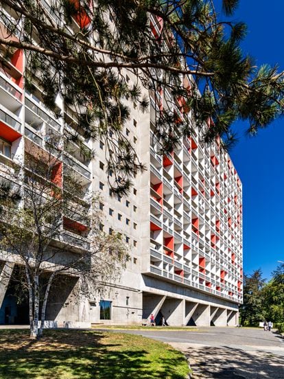 El edificio de apartamentos Unité d'Habitation en Firminy, cerca de Lyon, diseñado por el arquitecto suizo en 1964.