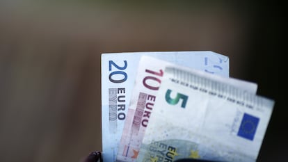 Billetes, monedas, euros, euro, dinero
EUROPA PRESS
  (Foto de ARCHIVO)
10/09/2014