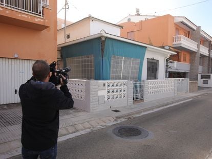 Casa de la localidad costera valenciana de Miramar, donde el sábado por la noche murió una mujer octogenaria al golpearse en el suelo tras ser empujada por su marido.