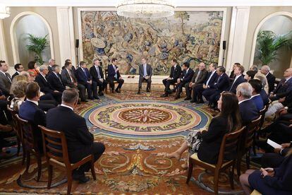 Rey Felipe VI  da la bienvenida a los Presidentes de las Asociaciones de Empresarios Europeos que participaron en la última jornada del Consejo de Presidentes de BusinessEurope (COPRES), que se desarrolla en Madrid desde hace dos días.