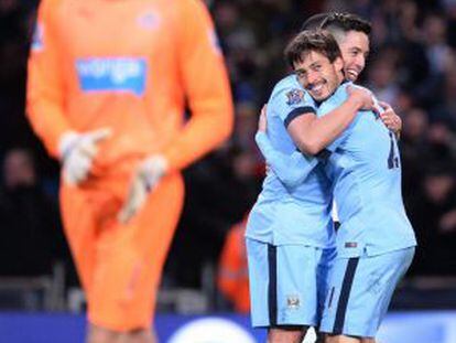 Silva y Nasri festejan un gol ante el Newcastle. 