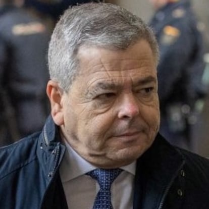 El exviceconsejero de Empleo Agustín Barberá, a su llegada a la Audiencia de Sevilla, este martes.