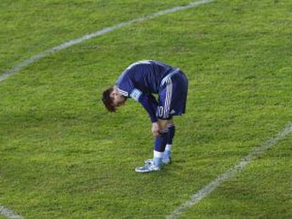  Leo Messi durante el partido Argentina-Uruguay.