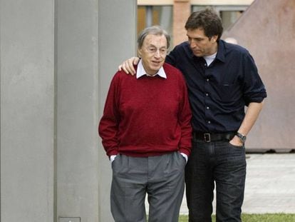 Jordi Solé Tura amb el seu fill, l'any 2007.