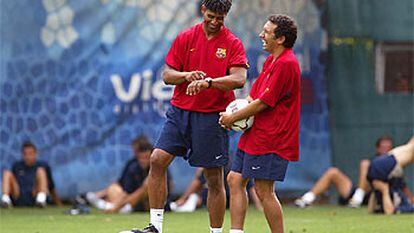 Rijkaard y Eusebio, ayer en La Masia, en el primer entrenamiento azulgrana del curso.
