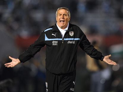 El entrenador técnico de la selección de futbol de Uruguay, Óscar Washington Tabárez.