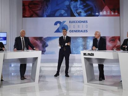 Pablo Bustinduy, José Manuel García-Margallo, Josep Borrell y Fernando Maura, durante el debate.