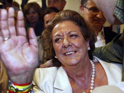Rita Barberá en la sede del PP de Valencia tras las elecciones.