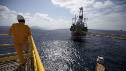 Plataformas petrol&iacute;feras en el Golfo de M&eacute;xico