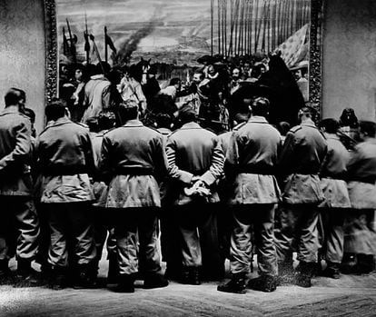 'Museo del Prado' (1958), un ejemplo de la ironía que ha caracterizado buena parte de la obra de Masats.