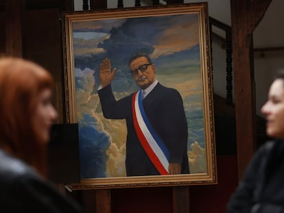 Un cuadro en honor a Salvador Allende, el 30 de agosto en Santiago.