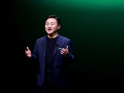 TM Roh, presidente de Samsung, durante la presentación de los nuevos teléfonos de la compañía en el Mobile eXperience Business celebrado San Francisco, California, el pasado 1 de febrero.