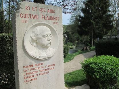 Aventures amoroses a banda de Frédéric Moureau, Flaubert donà les seves idees sobre la democràcia a 'L’educació sentimental'.