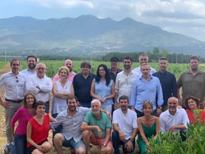 Foto de grupo tras la paella de algunos líderes políticos en la Catalunya Nord.