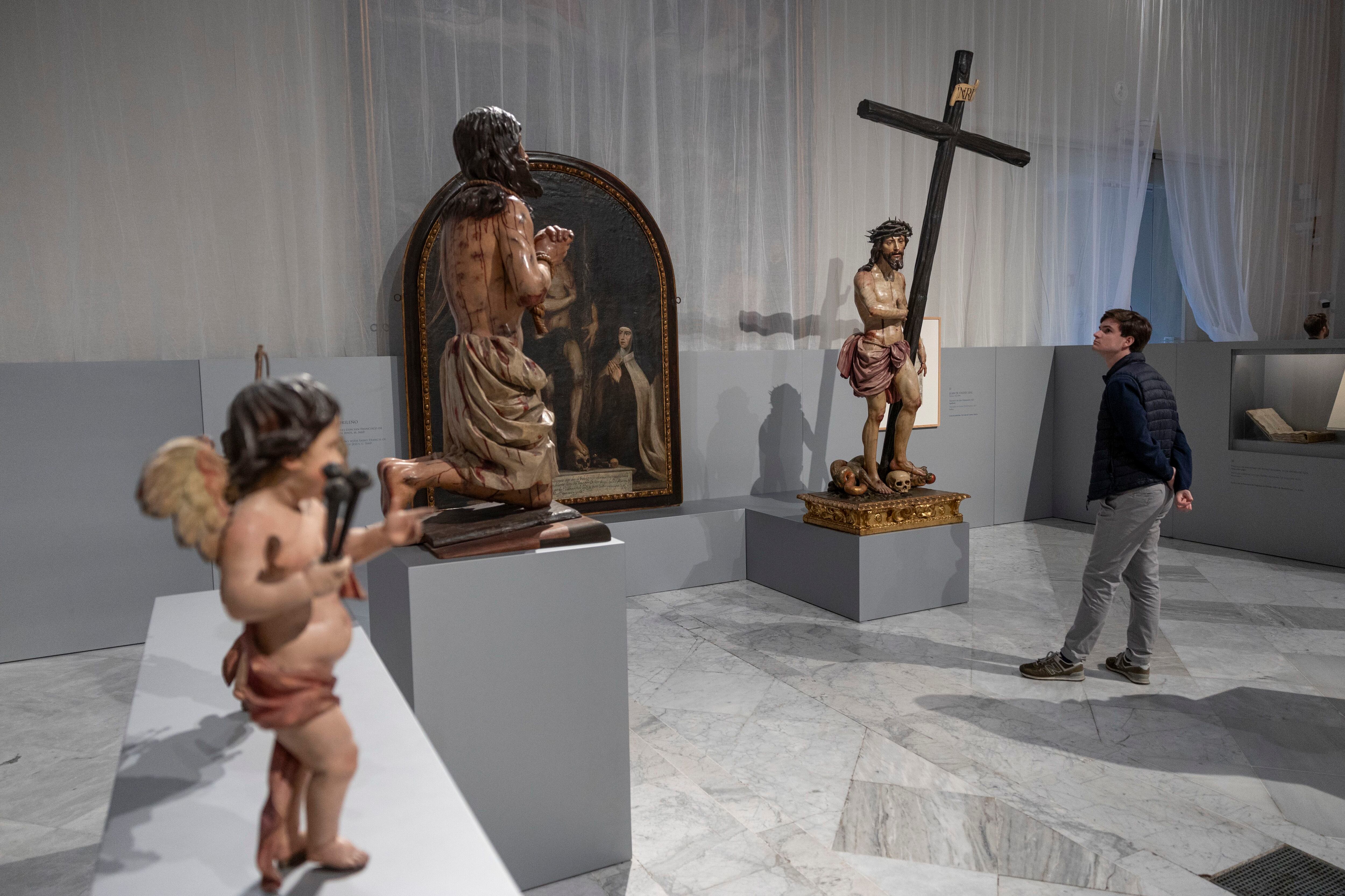 La obra 'Cristo de los dolores' en la exposición de Pedro Roldán. 