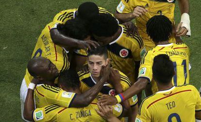 James Rodríguez celebra uno de sus goles ante Uruguay.