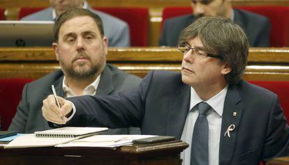 Oriol Junqueras (ERC) amb Carles Puigdemont (PDeCAT).