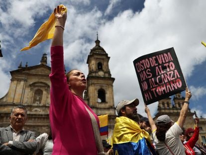Manifestantes en la Plaza de Bolívar durante una marcha en oposición al Gobierno, el pasado 20 de junio.