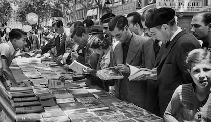 Imatge del dia del llibre del 1938, a Barcelona.