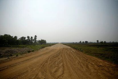 A levelled track connecting Jainagar in India to Janakpur in Nepal, where a new broad gauge railway line will be laid, is pictured in Janakpur, Nepal, June 4, 2017. REUTERS/Navesh Chitrakar SEARCH "CHITRAKAR RAILWAY" FOR THIS STORY. SEARCH "WIDER IMAGE" FOR ALL STORIES.
