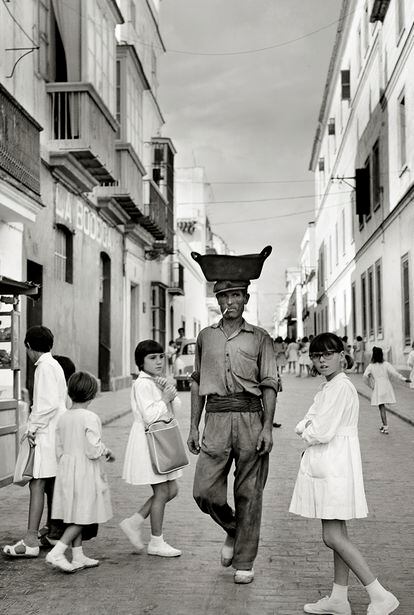 'Sanlúcar', 1958. Masats es premio Nacional de Fotografía, ha protagonizado numerosas exposiciones y su obra está en museos como el Reina Sofía, en Madrid.