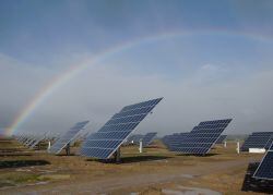 Paneles solares en la planta de Gijo de Coria, en Cáceres, la última que el grupo ha desarrollado en España.