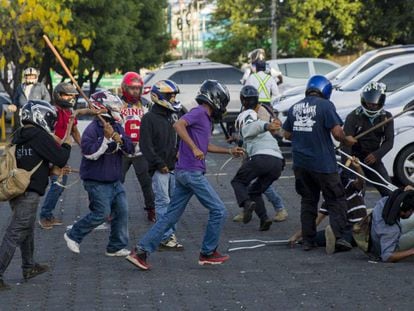 Varios miembros de las fuerzas antichoque del gobierno durante las protestas en Managua.