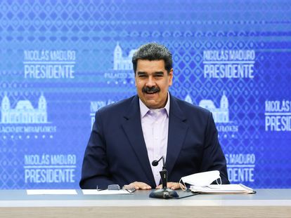 El presidente de Venezuela, Nicolás Maduro, durante una locución desde el Palacio de Miraflores en Caracas (Venezuela).