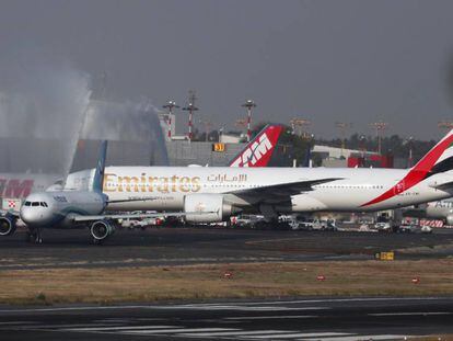El Boeing 777 de Emirates, en Ciudad de México.