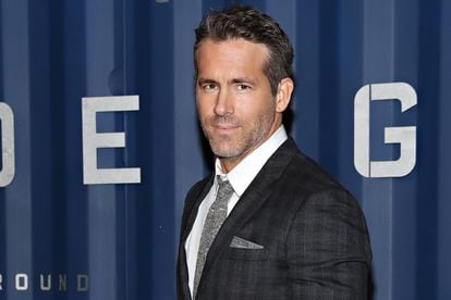 ¿Quién? Ryan Reynolds ¿Inversiones de éxito? 500 millones de euros fue el precio que el gigante británico de bebidas premium Diageo desembolsó para hacerse con la marca de ginebra del protagonista de Deadpool, Aviation American Gin. El actor se asoció con esta pequeña empresa de Oregón en 2018 y gracias a su repercusión y talento para la publicidad ha conseguido hacer crecer la firma de manera exponencial. Fortuna estimada: 125 millones de euros.