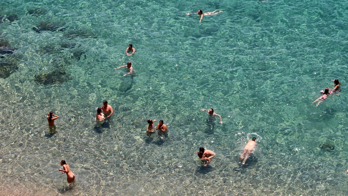 playas-nudistas-para-el-primer-chapuz-n-del-a-o-fotos-el-viajero