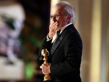 Steven Spielberg recibe el tercer Globo de su trayectoria por 'Los Fabelman', una película basada en su propia vida.