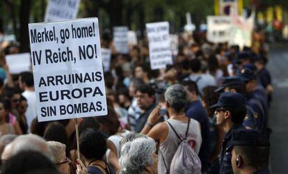 Manifestaci&oacute;n de los indignados coincidiendo con la visita de Merkel.