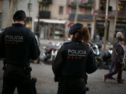 Agentes de los Mossos d'Esquadra en una imagen de archivo.