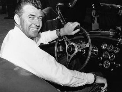 Carroll Shelby, piloto de carreras y dise&ntilde;ador de coches deportivos, en 1964. 