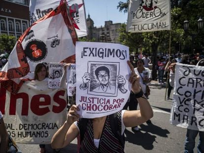 Manifestaci&oacute;n para pedir justicia por Chocobar en San Miguel de Tucum&aacute;n.