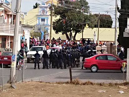 Intervención policial en San Gabriel Ometoxtla, México.