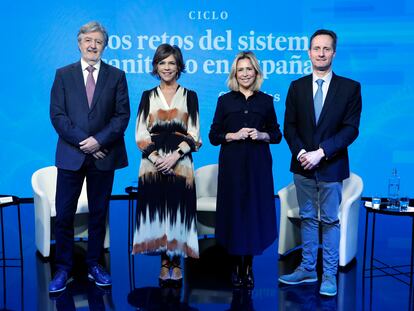 Ángel de Benito, secretario general de la Fundación IDIS; Marta Villanueva, directora general de la Fundación IDIS; Carina Escobar, presidenta de la Plataforma de Organizaciones de Pacientes (POP), y Jesús García-Foncillas, catedrático de Oncología y director del departamento de oncología del Hospital Universitario Fundación Jiménez Díaz.