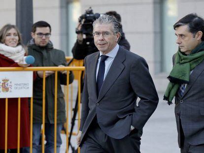 Francisco Granados y su abogado, Javier Vasallo, a su llegada a la Audiencia Nacional.