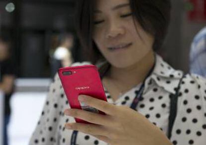 OPPO R11, el nuevo terminal de la empresa que consiguió ganar en ventas al Iphone en CHina.