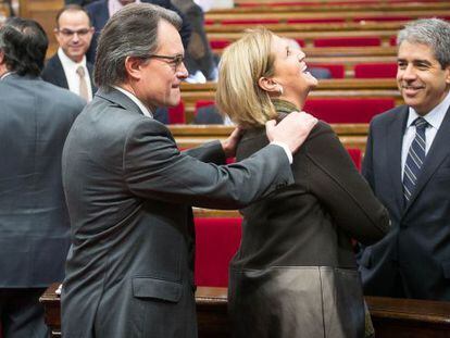Artur Mas, N&uacute;ria de Gispert, y Francesc Homs, en el Parlament. 